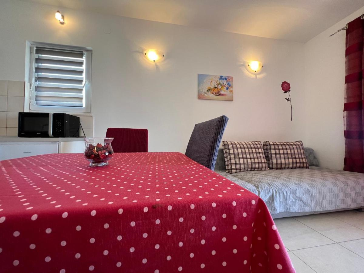 Apartmani Roje Sveti Filip I Jakov Kültér fotó